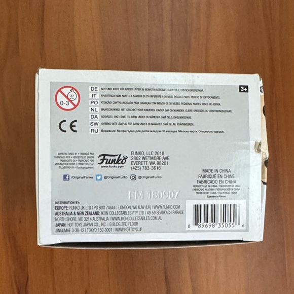 Funko Pop! Stranger Things  Mike (Snowball Dance) #729 - Picture 6 of 7